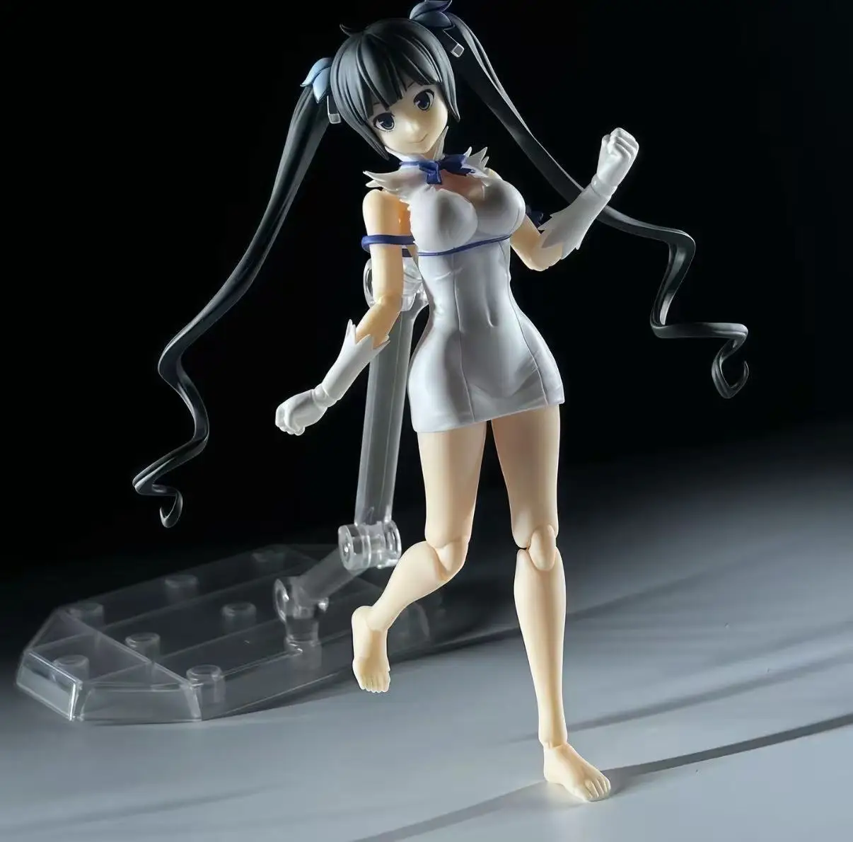 Фото В наличии: KAIYODO REVOLTECH DanMachi Season 5: Harvest Goddess Arc Hestia Machigatteiru Darou Hestia, фигурка-модель. №1