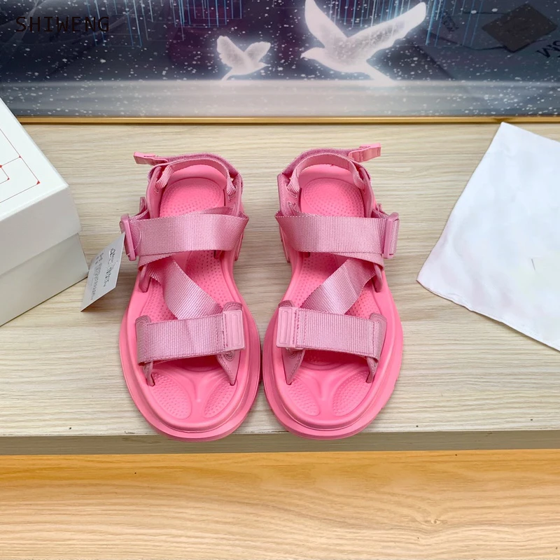 

2023 Summer New Flat Sandals Brand Designer Leisure Shoes Thick Bottom Casual Shoes Platform Female Leisure Beach Shoes