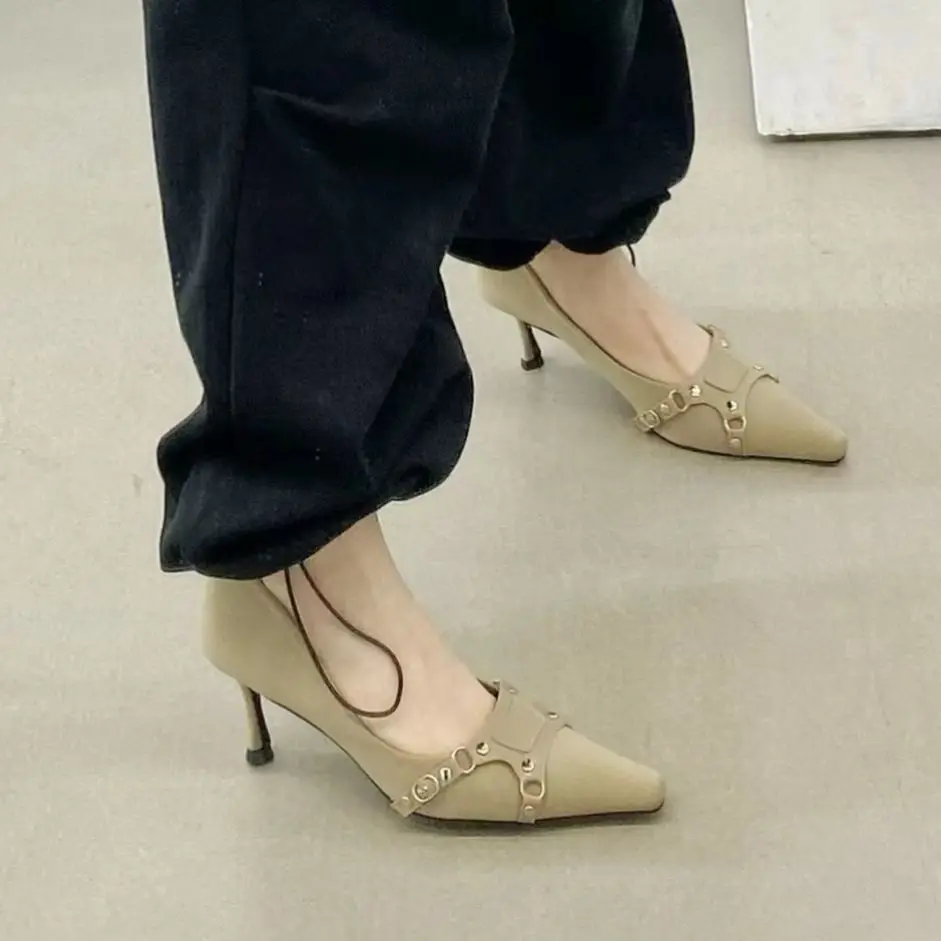 

Женские офисные туфли-лодочки, заостренный носок, без застежки, тонкий высокий каблук, дизайнерская обувь с заклепками, осень-весна-лето
