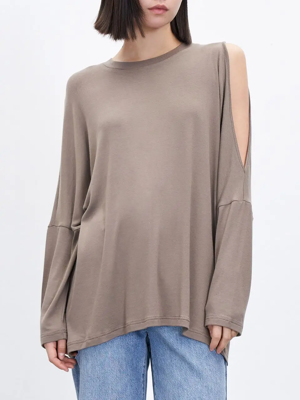 

Urban Revivo Women Leisure Cut out Plain Oversized Long Sleeve Tee