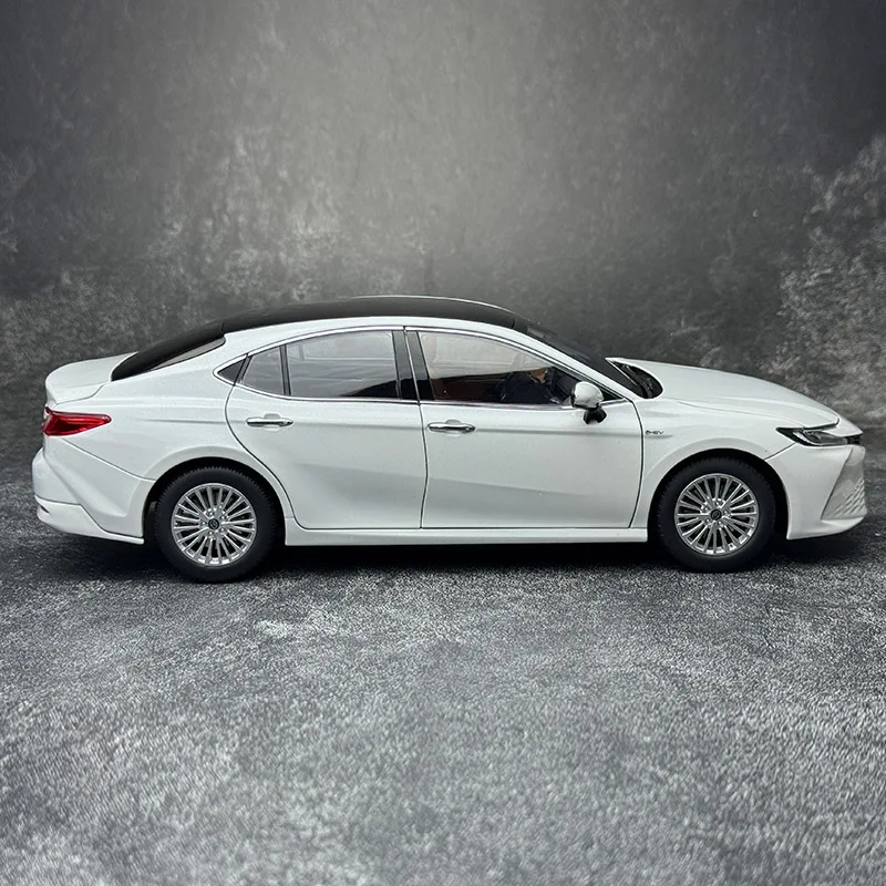 Оригинальный заводской 1:18 Toyota Camry 9-го поколения 2024 GAC имитация сплава модель