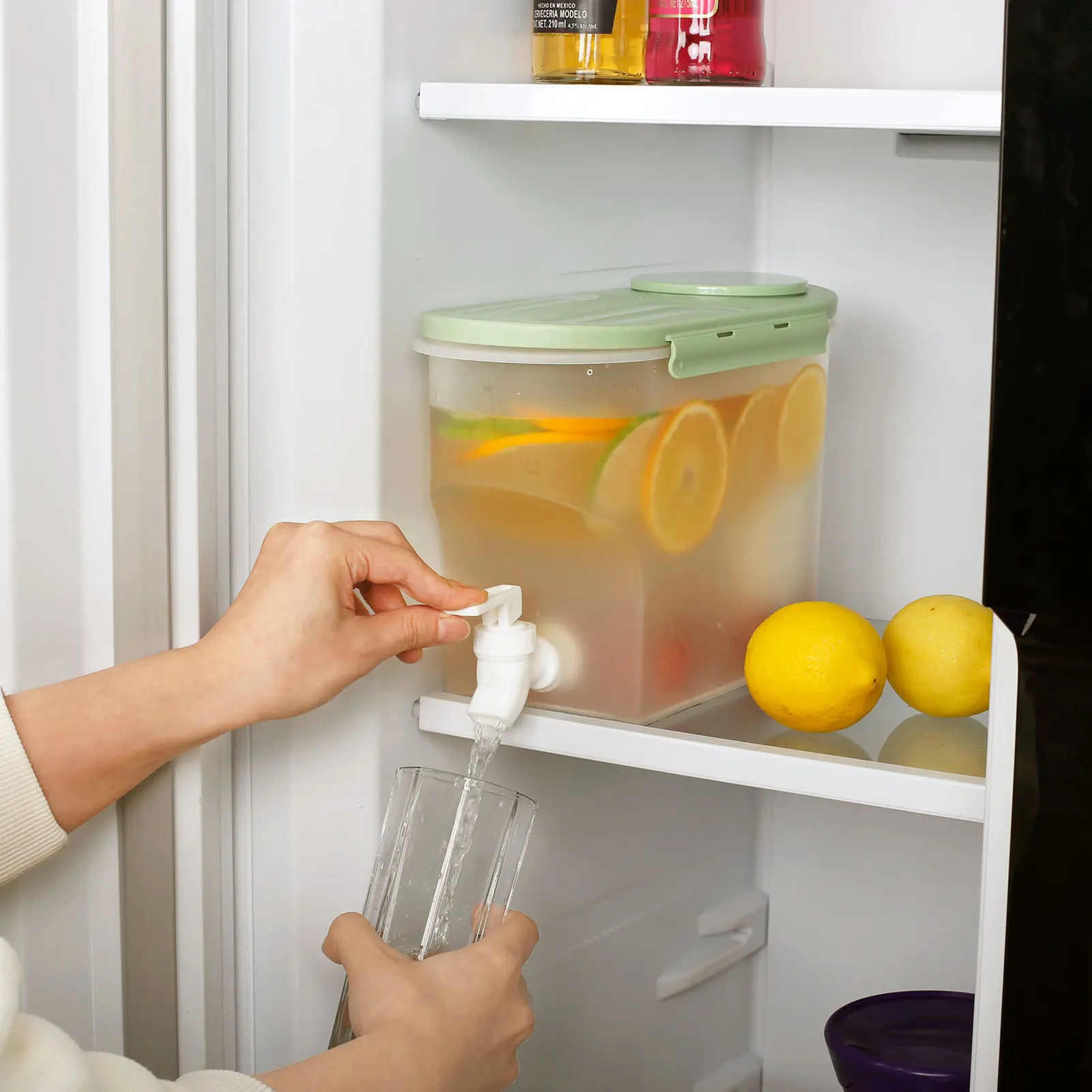 

3.5L Drink Dispenser With Faucet Beverage Dispenser Cold Kettle In Refrigerator Fruit Juice Water Container Pitcher For Party