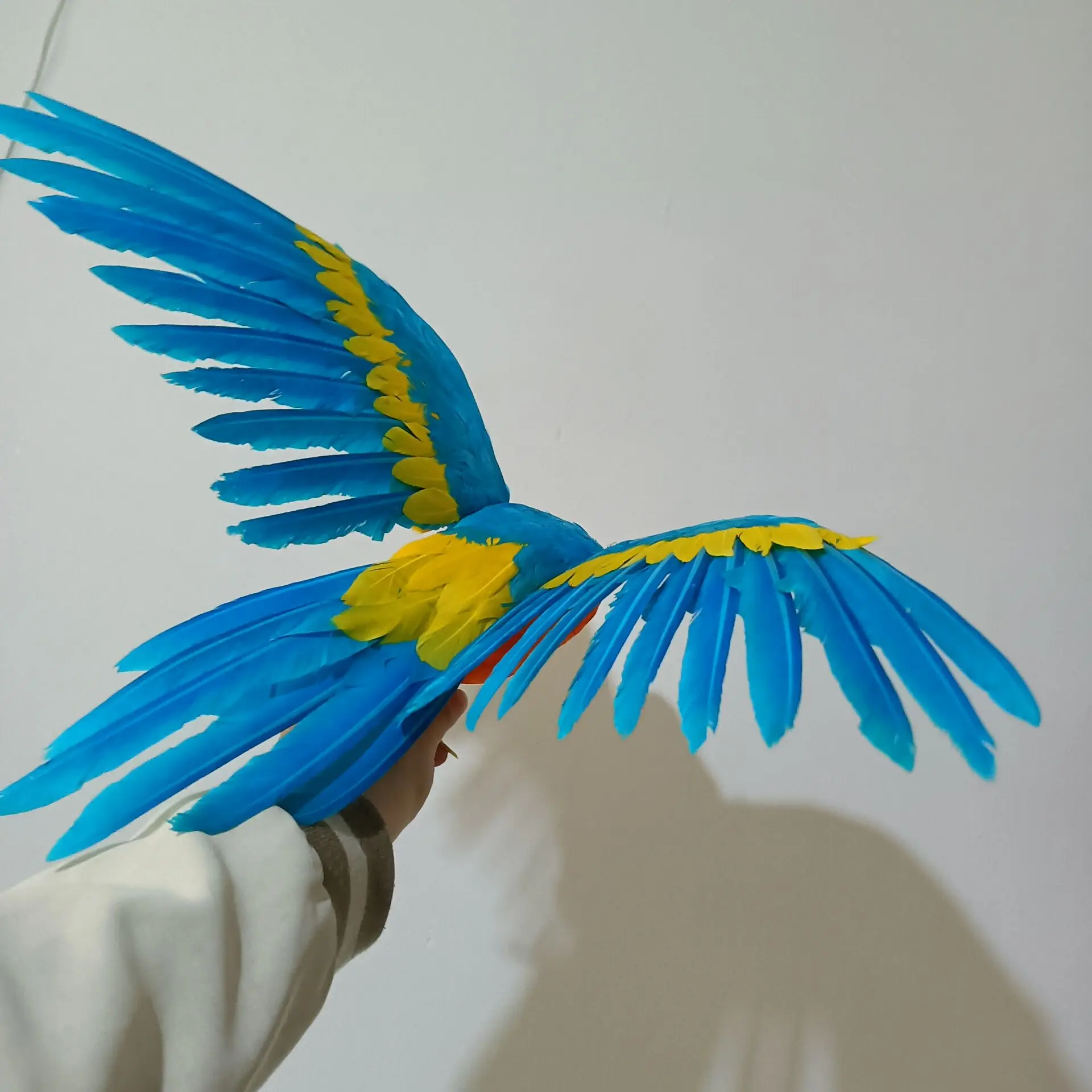Имитация крыльев из пенопласта и перьев модель синего попугая птица садовое