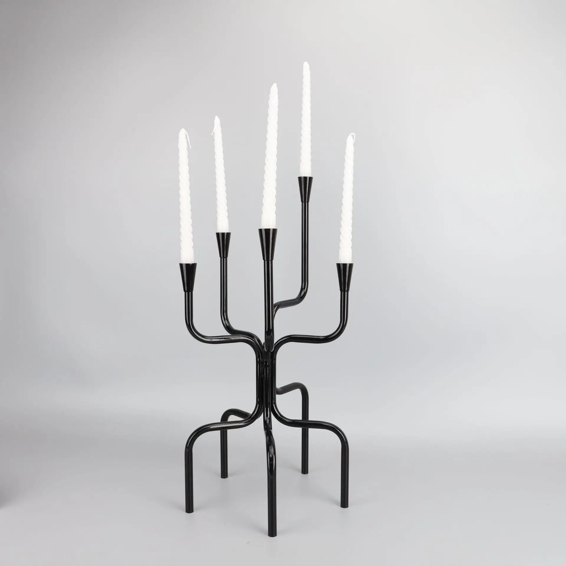 

Luxury Silver Candlestick Modern Metal Candle Holders Living Room Home Candelabro Wedding Decoration Centerpiece Turning Shaped
