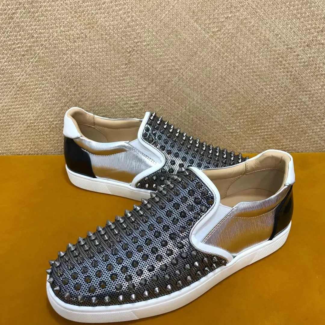 

Роскошные мужские кроссовки с низким верхом и красной подошвой, обувь для вождения с шипами и серебристыми блестками из натуральной кожи для свадьбы, все искусственные кроссовки