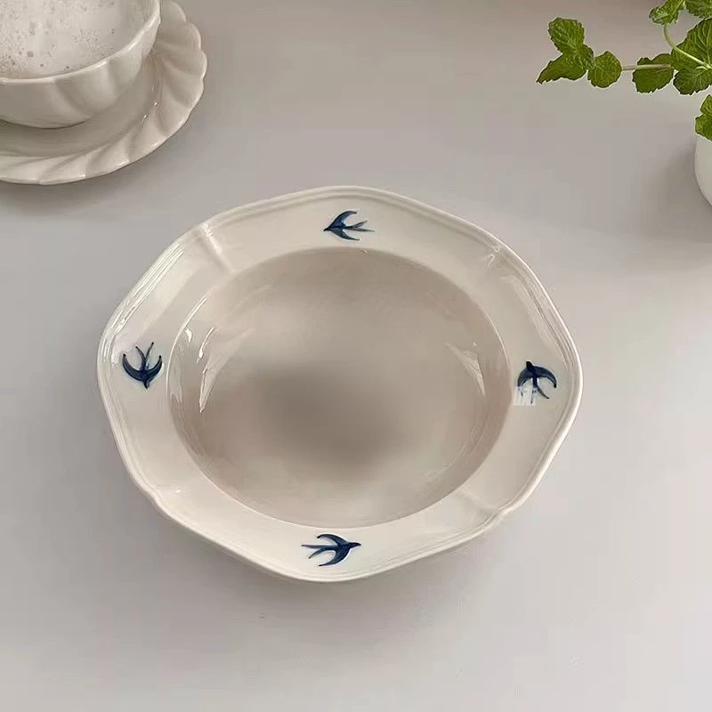 

Винтажная керамическая тарелка в японском стиле Instagram, рельефная ручная роспись, Глубокая тарелка в форме ласточки, высокая красота, тарелка для овощей, салата, десерта