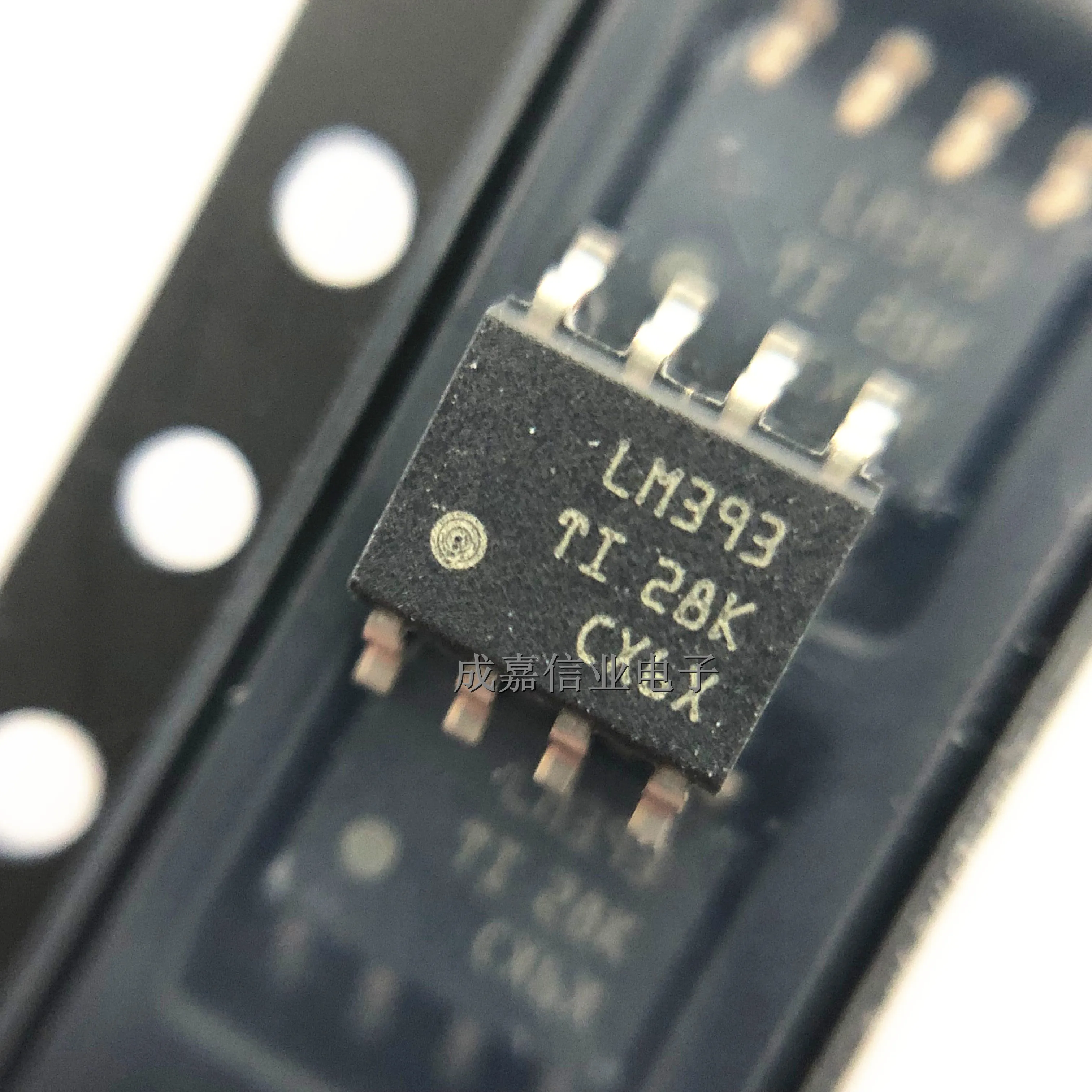 Рисунок 2 - Аналоговые компараторы LM393DR SOP-8 LM393