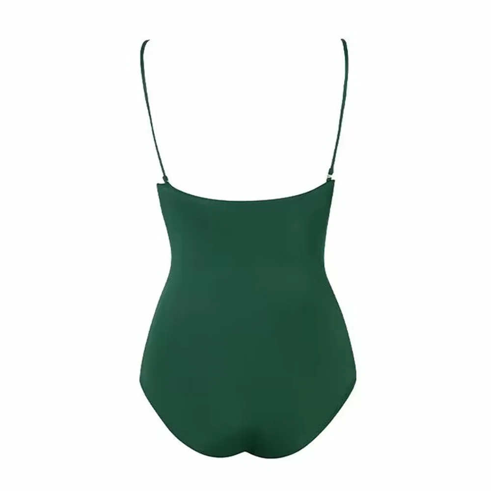 Рисунок 5 - Слитный купальник с бантом и саронг