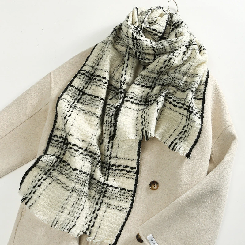 Рисунок 6 - Женский кашемировый шарф черно-белый