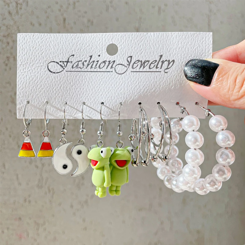 Висячие серьги с героями мультфильмов