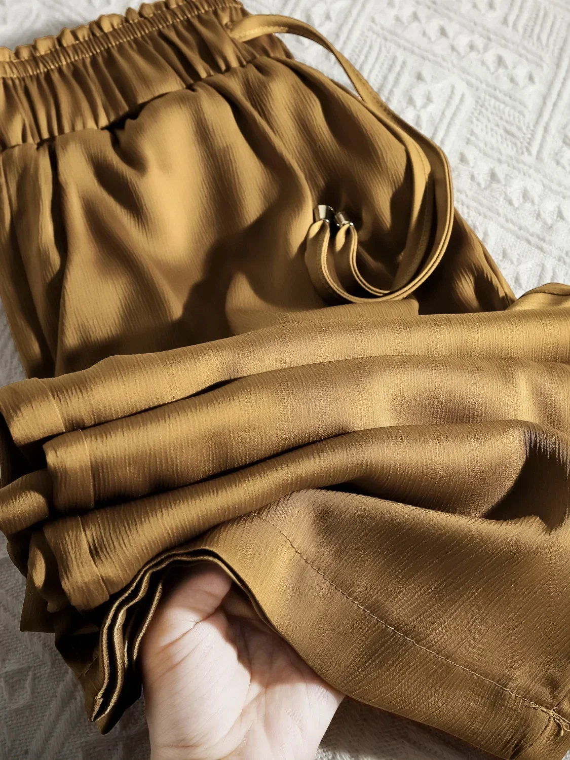 Брюки женские с широкими штанинами