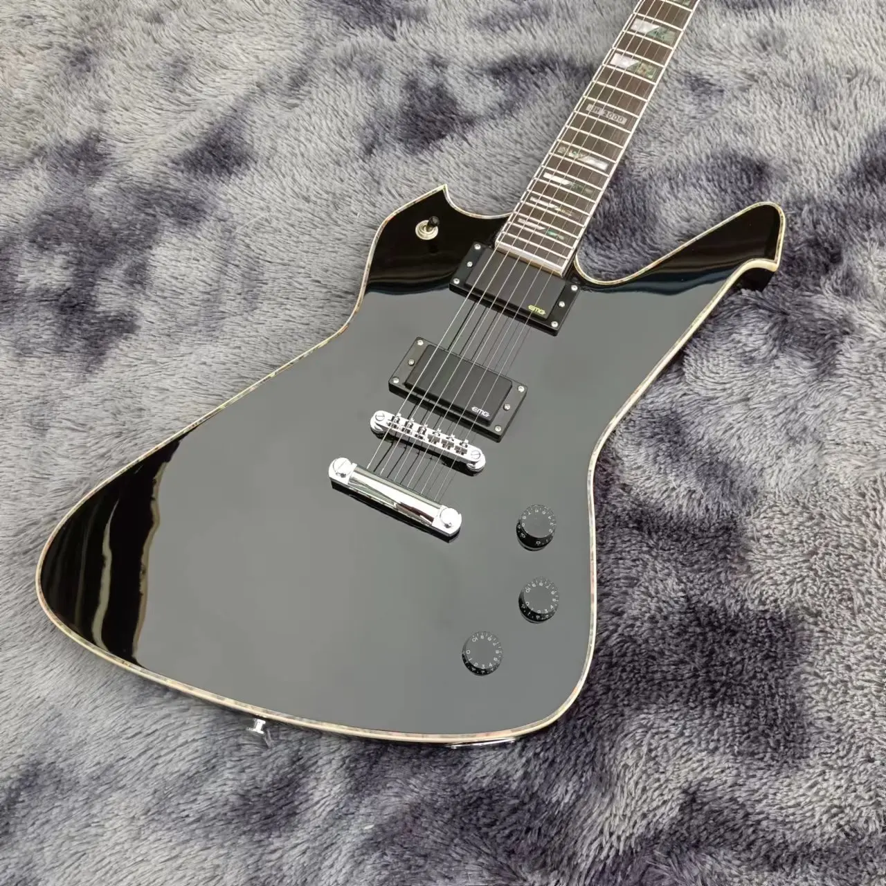 

Oem 6 String Electric Guitar,Finish Gloss Black , Free Delivery Chrome Hardware Emg Pickup