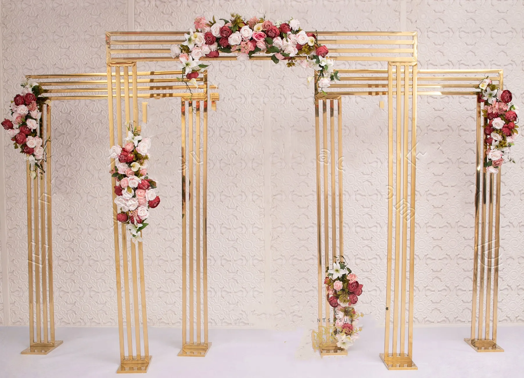 

arch Gilded Shelf Wrought Iron Screen Arches Gold Plated Frame Wedding Backdrop Decor Props Geometry Artificial Flower Stand