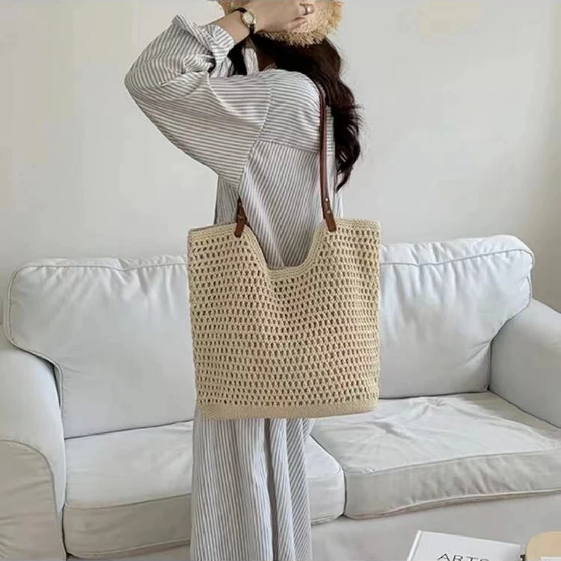 

2023 NEW Style Design For Autumn Winter Straw Bag Handbag Soft Woven Shoulder Bag Large Rattan Shoulder Bag Straw Shoulder Bag
