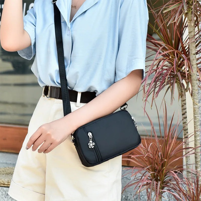 

Women Long Phone Holder Bags Mini Handbag All-match Crossbody Bags Cosmetic Organizer Bag Wrist Mobile Phone Bag Long Coin Purse