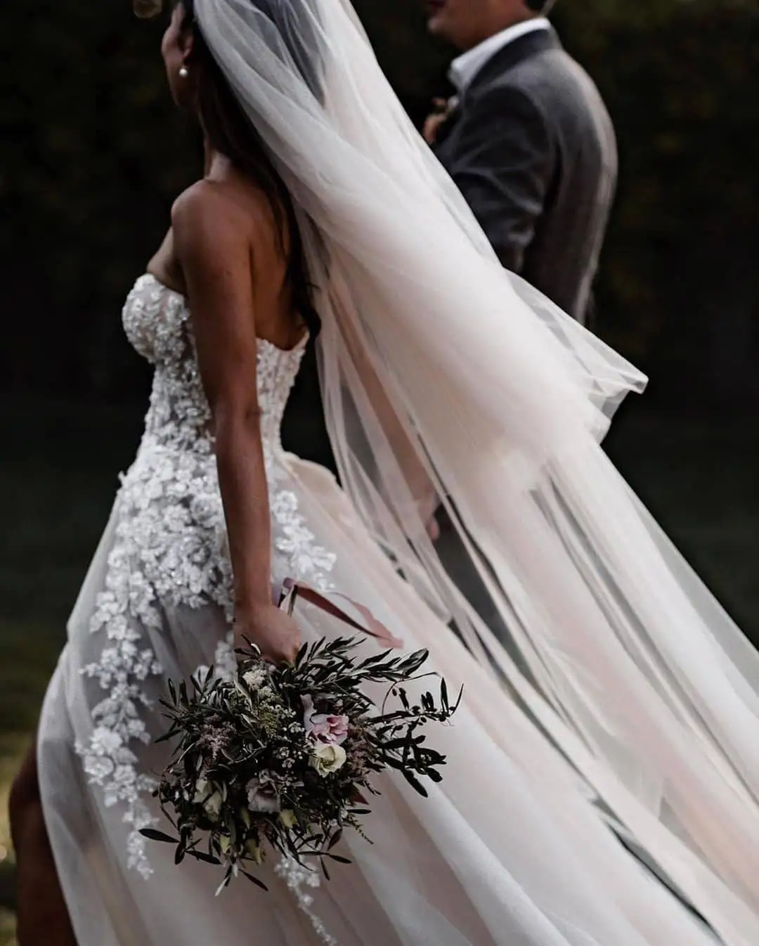 2022 Romantic Boho Wedding Dress for Bride Strapless Lace Applique Backless A-Line Slit Bridal Gowns Summer Beach Vestido Noiva