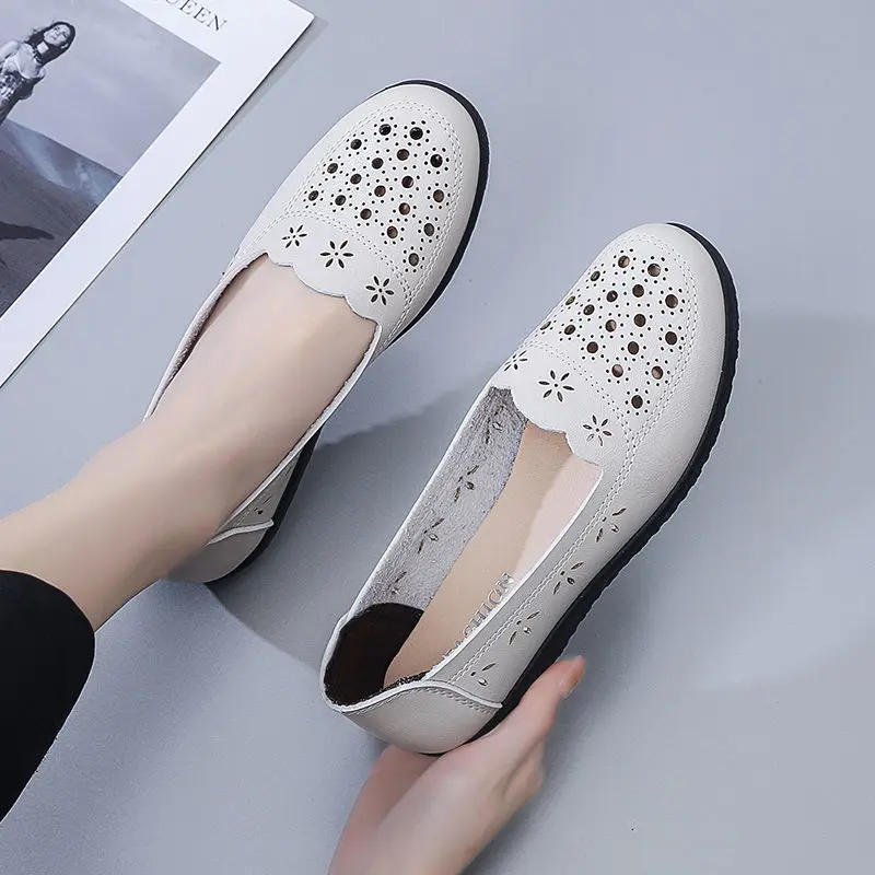Ladies shoes Women Flats Hollow Spring summer breathable Sandals women leather shoes soft soles comfortable non-slip loafers