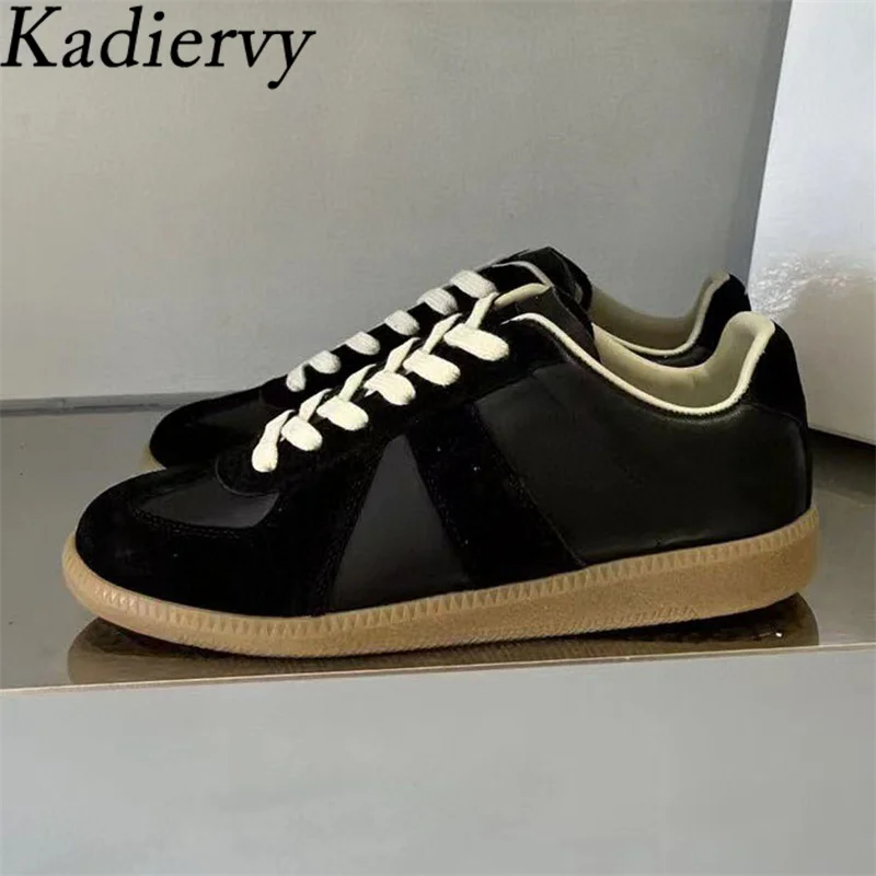 

Женские замшевые кроссовки на плоской подошве, с круглым носком