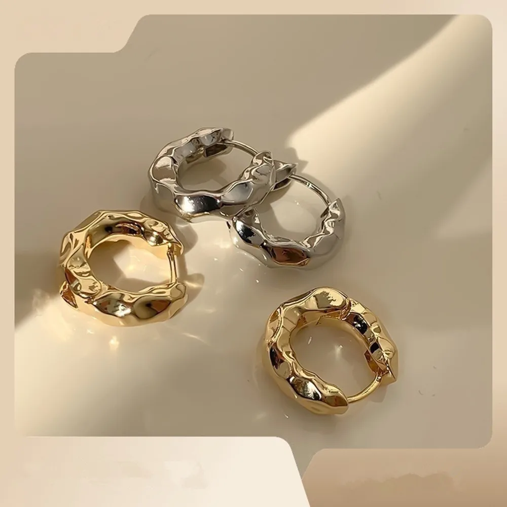

Retro Metal Circle Niche Design Texture Sense Irregular Ear Buckle Korean Light Luxury Simple Circle Earring Fashion Ring Stud