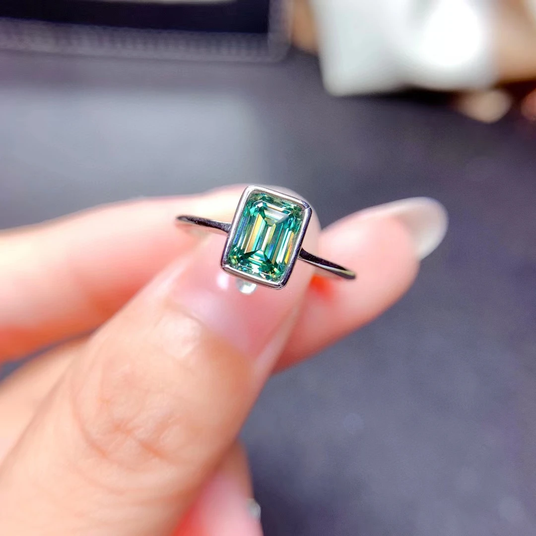 

Simple but classic Green Moissanite Ring for Women Jewelry Rectangle Gem New Cut Engagement Ring 925 Silver Ring Birthday Gift