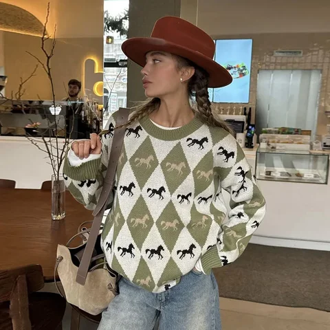 Женский вязаный лоскутный свитер