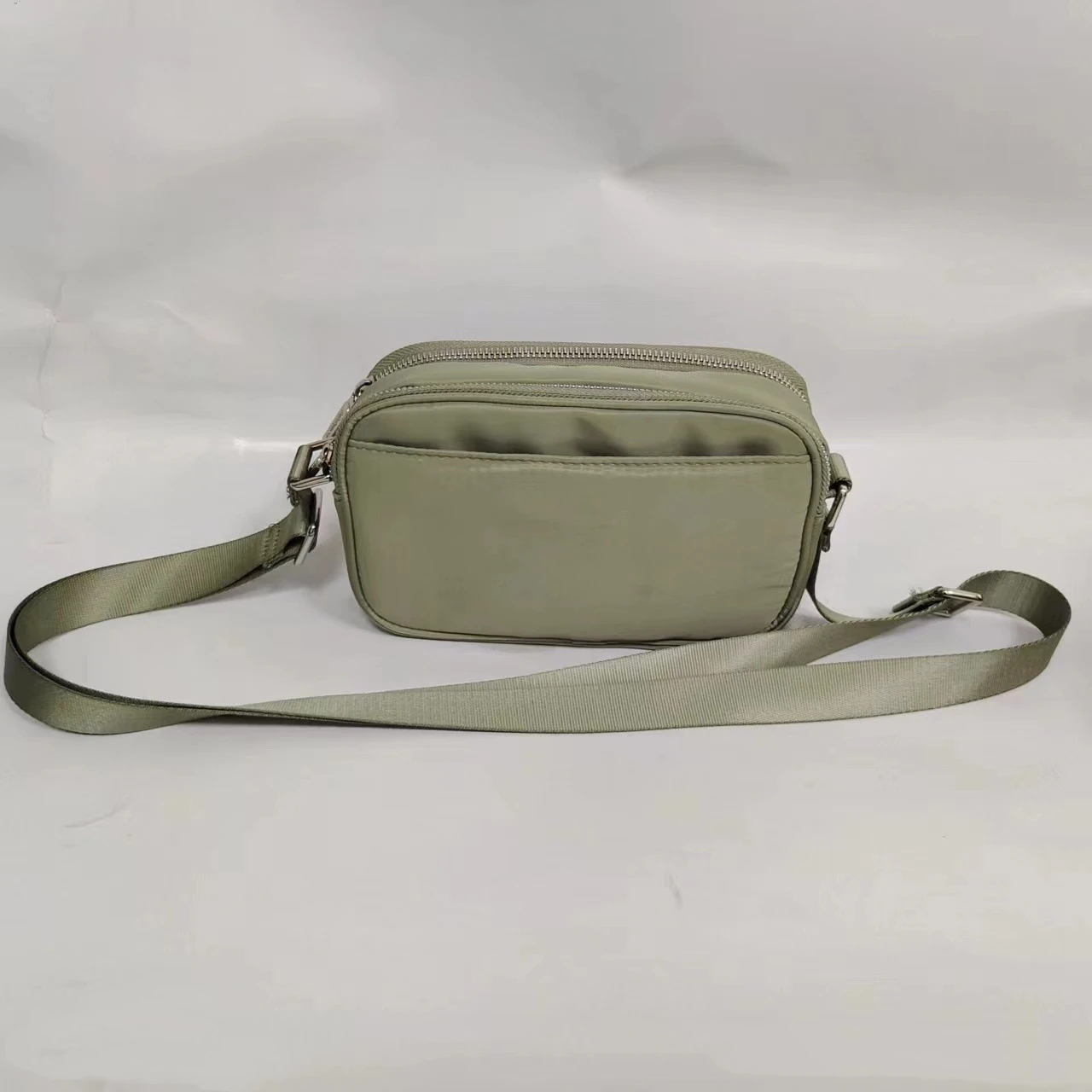 Lulu 2L Belt Bag Fashion Casual Women's Diagonal Bag Metal Logo On The Move Travel Crossbody Camera Bag Unisex Outdoor Sport Bag