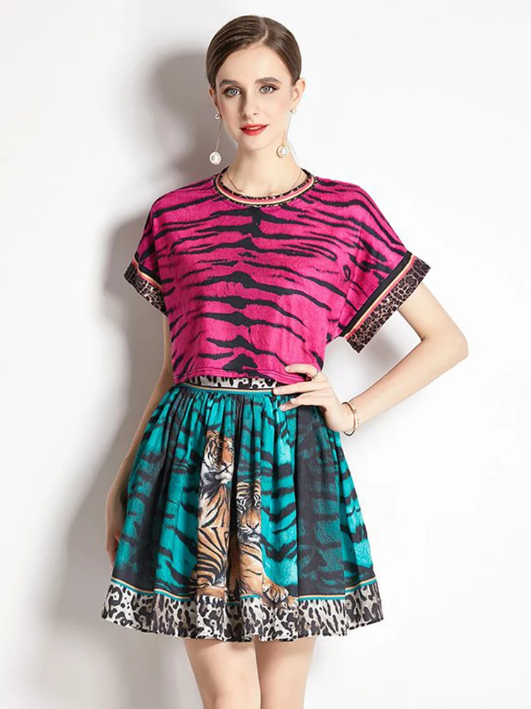 

Summer Runway Casual Holiday Skirt Set Women Leopard Short Top＋Tiger Leopard Printed Pleated Mini Skirt 2 Pieces Suit 9175