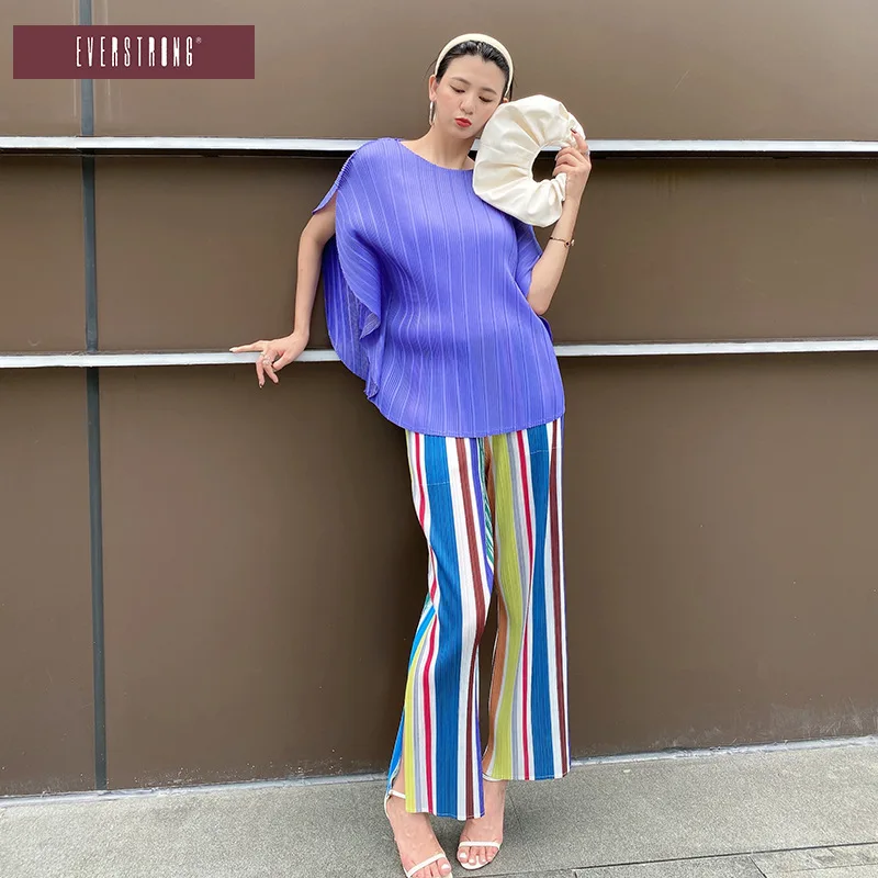 

Женский комплект из футболки и брюк, с рукавом летучая мышь