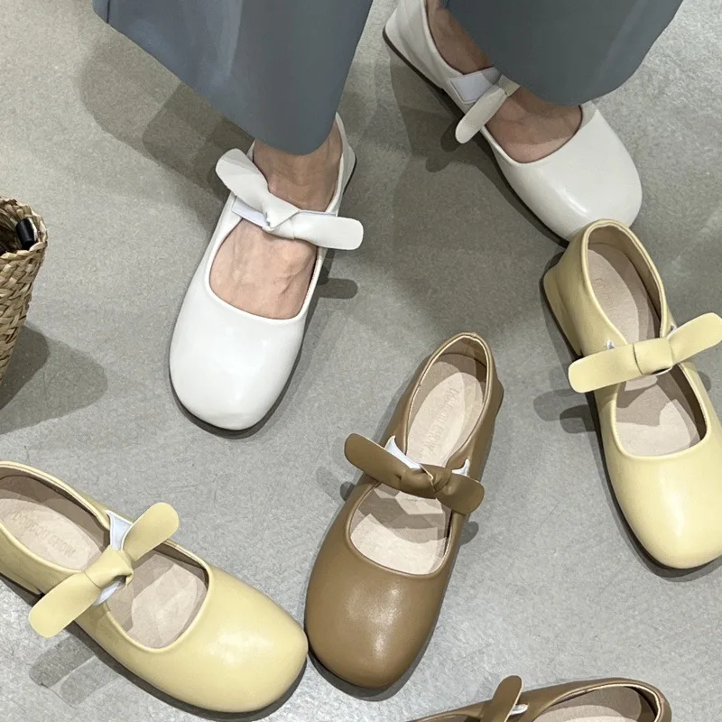 

Обувь на плоской подошве