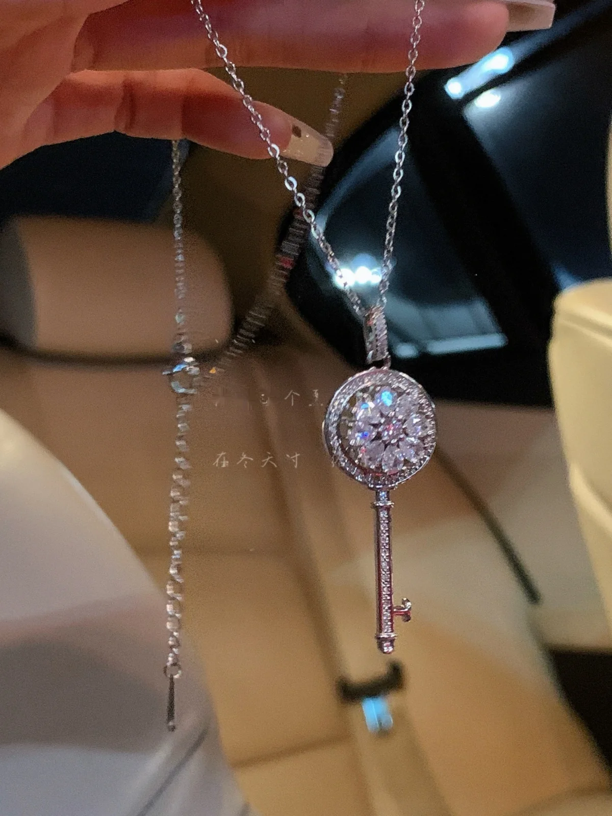 Вращающееся ожерелье с ключом полный кристаллов женское дизайнерское