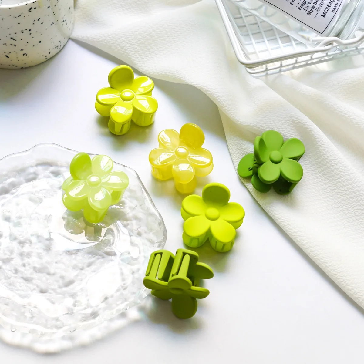 

2pcs Green Claw Clip Hot Sale Barrette Crab Hair Claws Ponytail Clip for Women 2022 Girls Hair Accessories Gifts