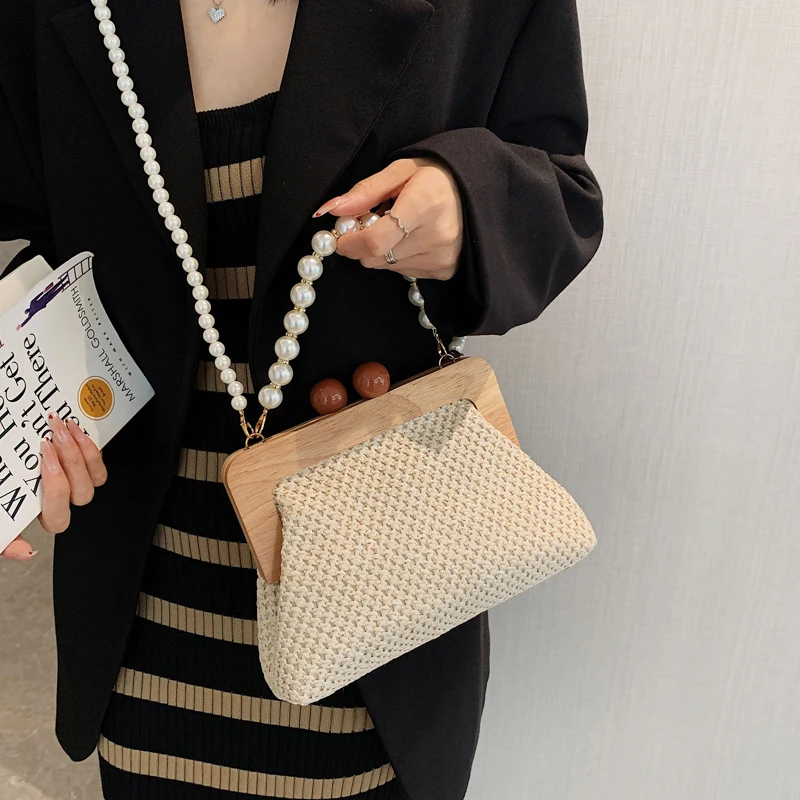 

Straw Weaving Clip Bag for Women 2022 Small Chain Beading Shoulder Belt Lady Shell Crossbody Bags Fashion Handbags Clutch