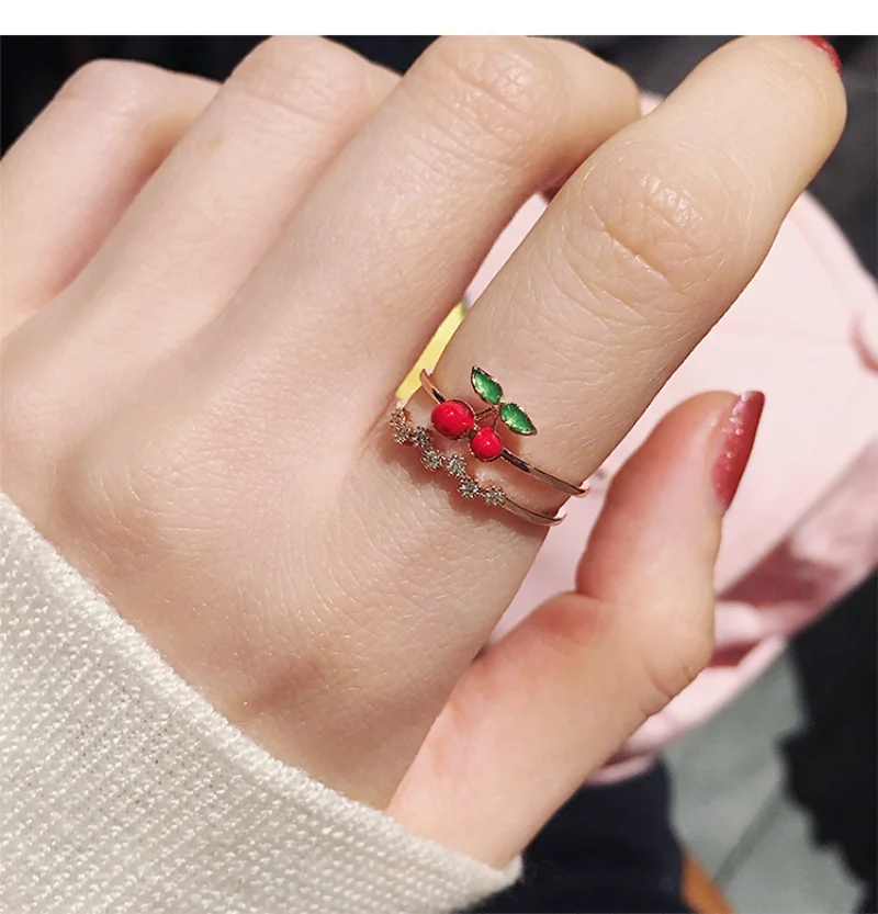 

Rings for Women 2023 Trending Fashion Hand Ring Simple Strawberry Ring Luxury Jewelry Valentine's Day Gift Lovers Ring Rings