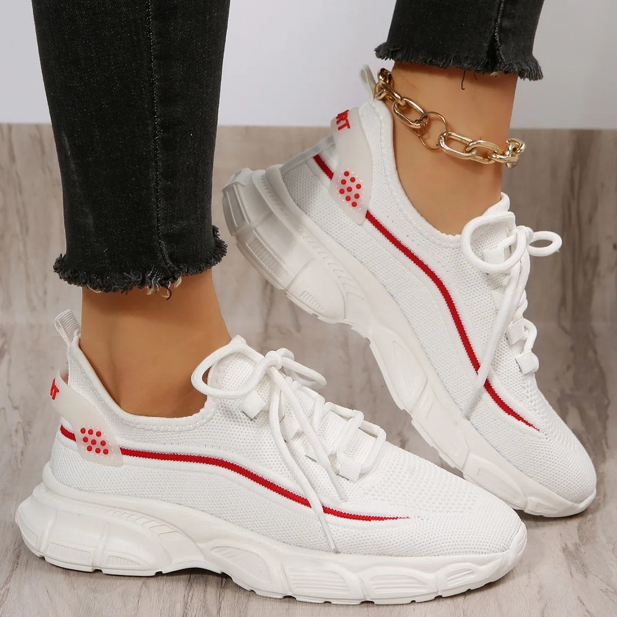 

2023 Новая модная осенняя спортивная женская обувь на танкетке Легкая дышащая удобная женская обувь с круглым носком Большие размеры 35-42