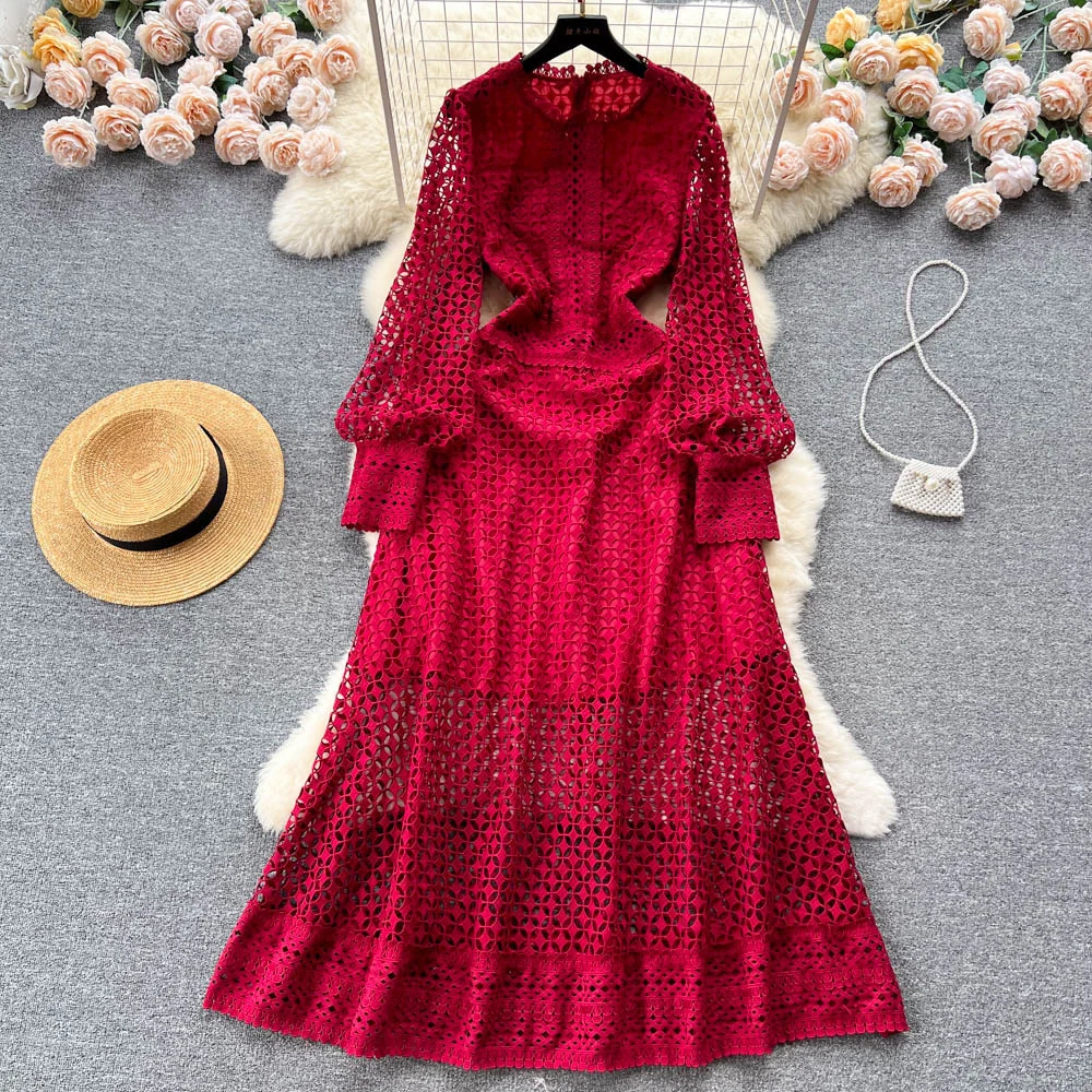Женское кружевное платье с длинным рукавом