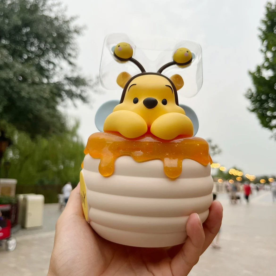 

Disney cartoon Winnie Ceramic Cup Winnie Drinking Cup Donald Duck Cup