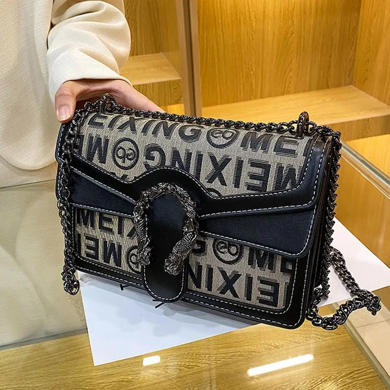 2023 Original design Fashion English letters Summer soft leather diagonal women's small square bag