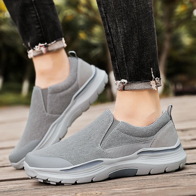 

Men's Platform Shoes Summer New Breathable Sneakers Light Slip on Walking Shoes for Men Fashion Outdoor Male Casual Canvas Shoes