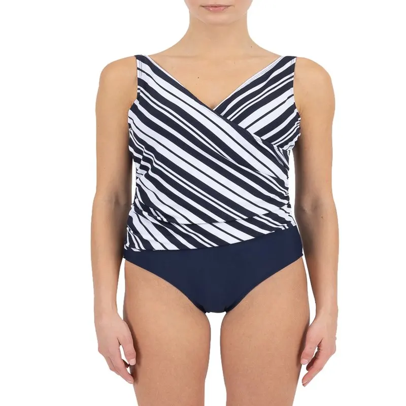 

Женский слитный купальник в полоску со средним покрытием