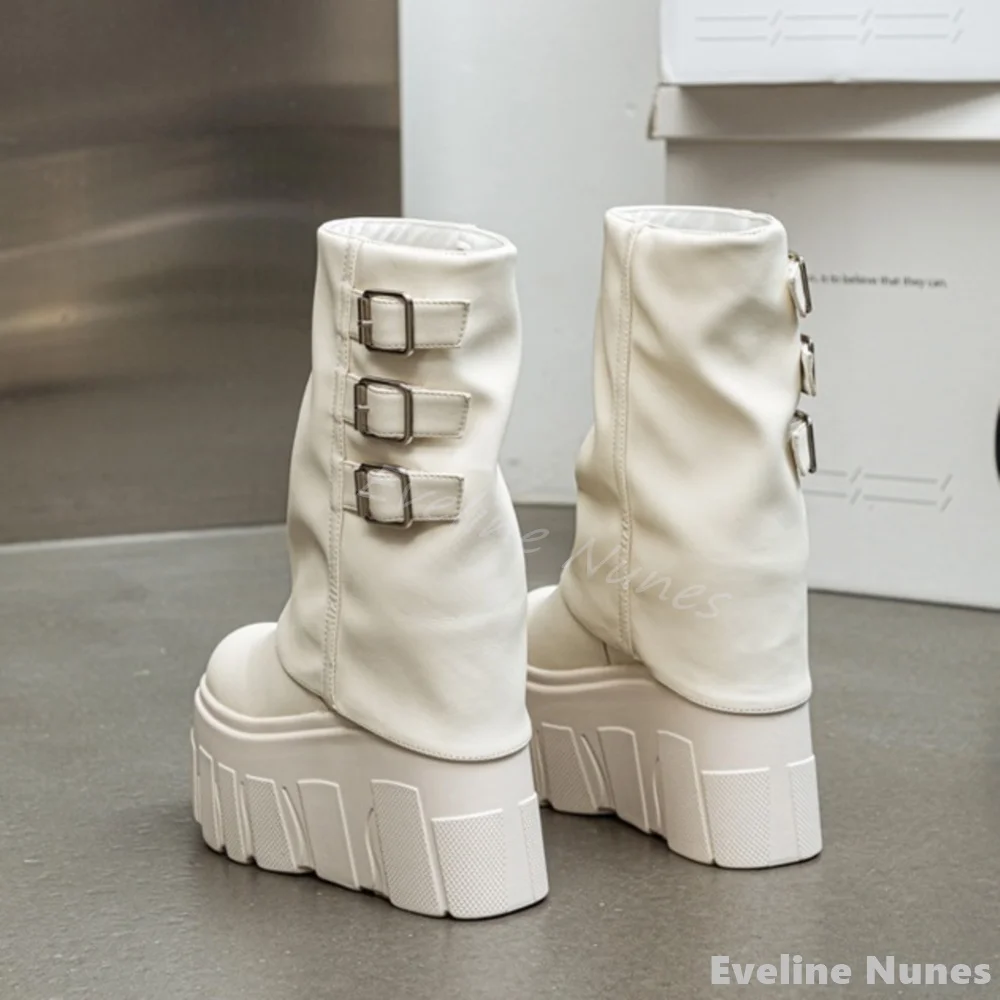 Брючные ботинки с круглым носком и толстой подошвой. Женские пряжкой на ремне