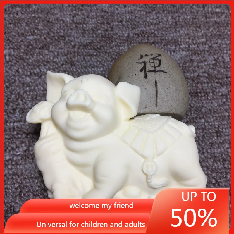 

Ivory Nut Carved Cartoon Zodiac Lucky Pig Decoration Coconut Wood Bodhi Seeds Desktop Crafts Gift Box home decor