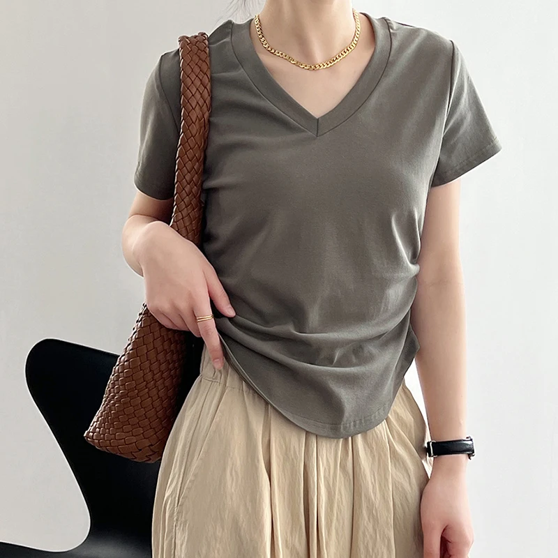 Π€ΡΡΠ±ΠΎΠ»ΠΊΠ° ΠΆΠ΅Π½ΡΠΊΠ°Ρ ΠΏΠ»ΠΈΡΡΠΈΡΠΎΠ²Π°Π½Π½Π°Ρ Ρ V-ΠΎΠ±ΡΠ°Π·Π½ΡΠΌ Π²ΡΡΠ΅Π·ΠΎΠΌ ΠΈ ΠΊΠΎΡΠΎΡΠΊΠΈΠΌ ΡΡΠΊΠ°Π²ΠΎΠΌ Π€ΡΡΠ±ΠΎΠ»ΠΊΠ° ΠΆΠ΅Π½ΡΠΊΠ°Ρ ΠΏΠ»ΠΈΡΡΠΈΡΠΎΠ²Π°Π½Π½Π°Ρ Ρ V-ΠΎΠ±ΡΠ°Π·Π½ΡΠΌ Π²ΡΡΠ΅Π·ΠΎΠΌ ΠΈ ΠΊΠΎΡΠΎΡΠΊΠΈΠΌ ΡΡΠΊΠ°Π²ΠΎΠΌ