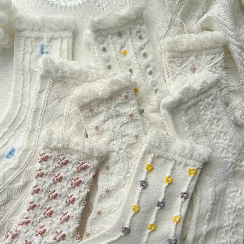 

Socks female small fresh Lolita sweet mid-tube socks Japanese system all-match lace student stockings