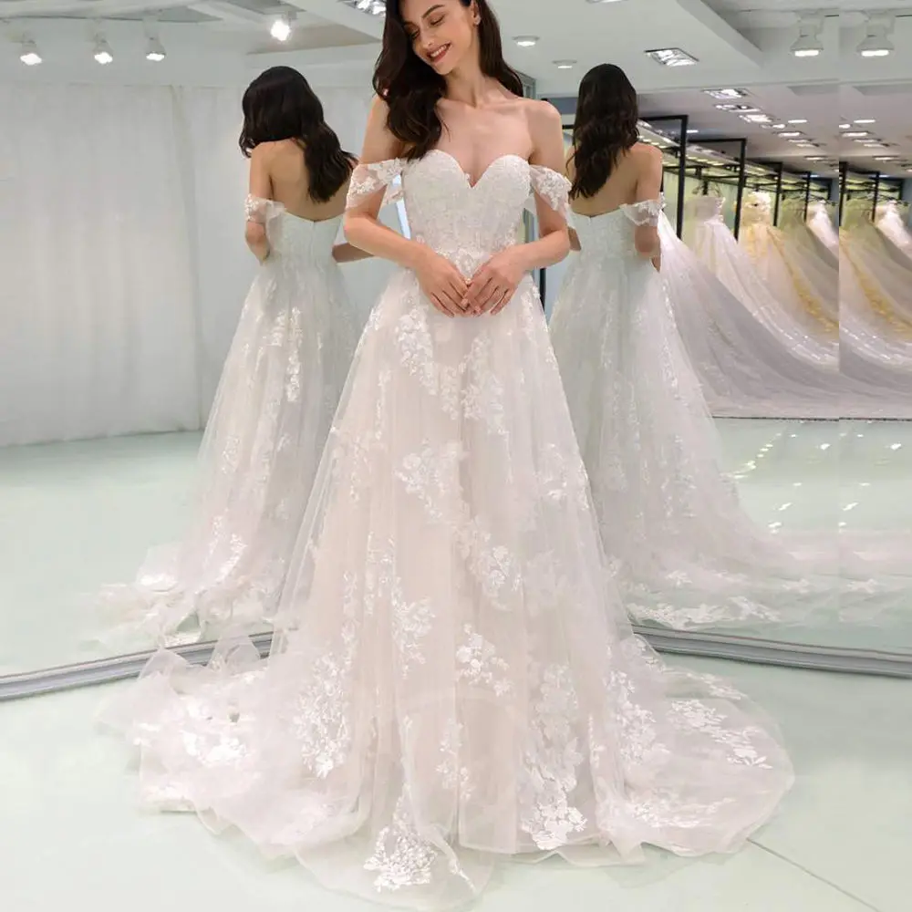 

Stunning Backless Lace Appliques Beach Wedding Dress Sweep Train Sweetheart Off the Shoulder Plus Size Bridal Gowns