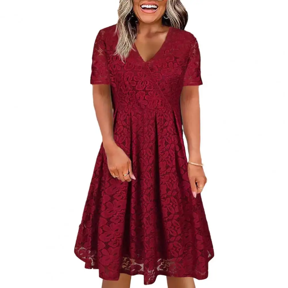 

Мини-платье женское однотонное с V-образным вырезом и коротким рукавом