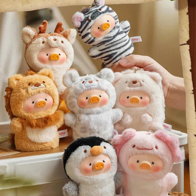 Фото Оригинальная серия Lulu The Piggy Cutest Butler: игрушка-сюрприз в коробке, фигурка животного, консервированная свинка, кавайная модель, подарок на день рождения/праздник №1