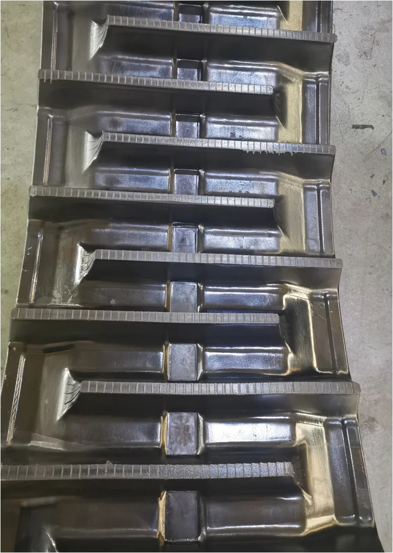 Комбайн Kubota DC60 Резиновая гусеница/Резиновый гусеничный/Резиновая гусеничная