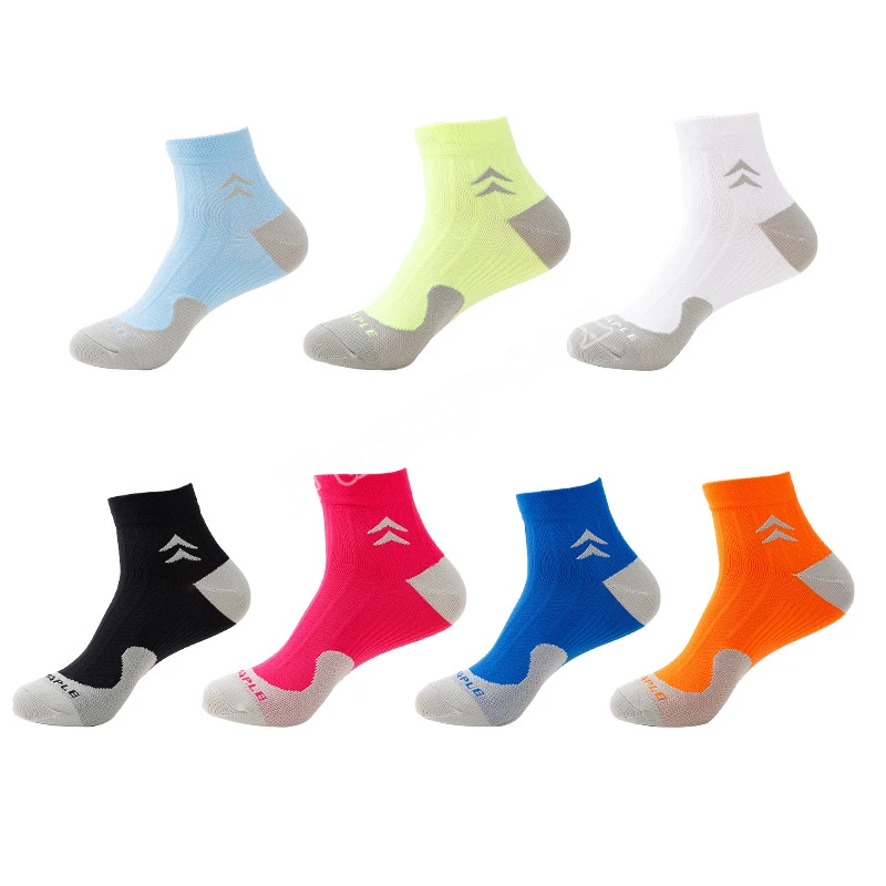 Осенне-зимние носки спортивные средней длины Разноцветные для отдыха бега