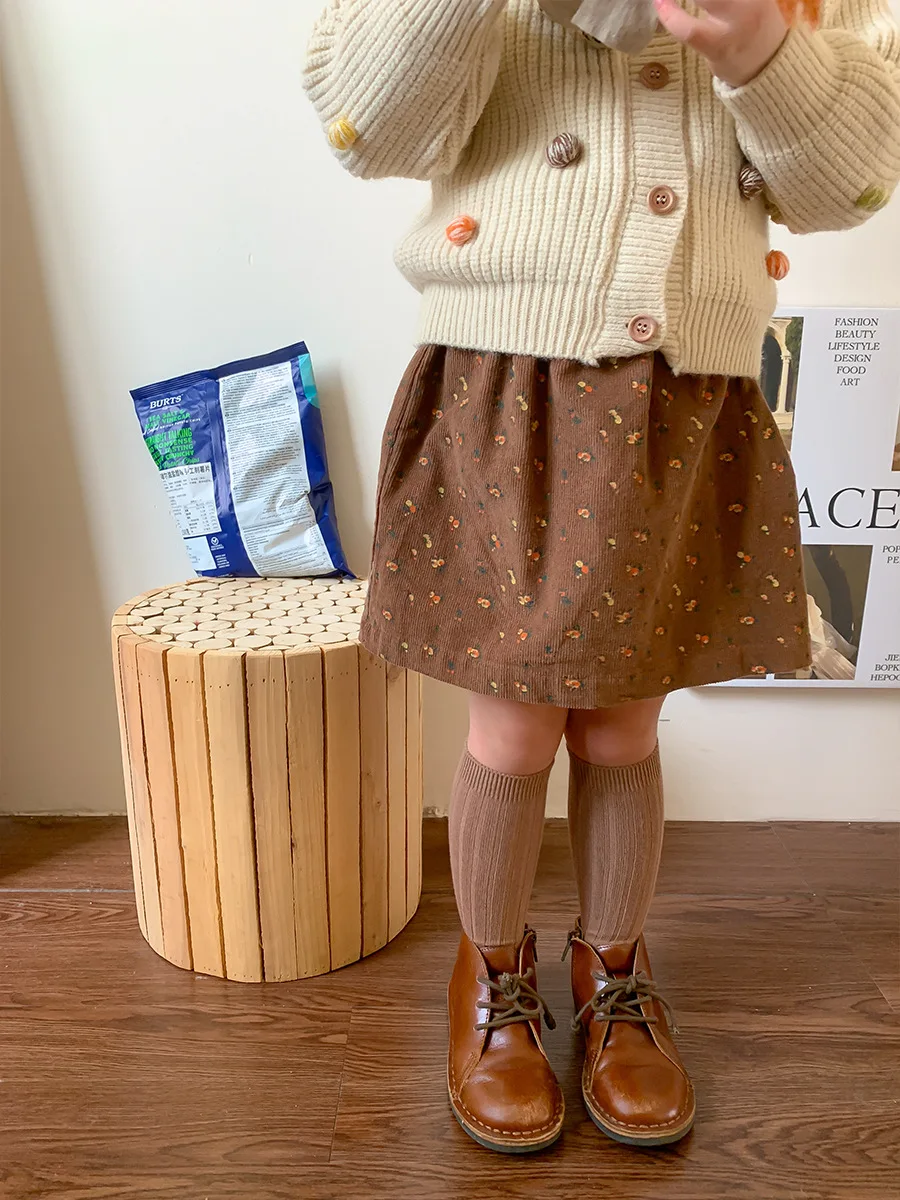 

Осенняя Вельветовая Короткая юбка для маленьких девочек, свободные повседневные юбки для малышей, модная короткая юбка с цветочным принтом, детская одежда