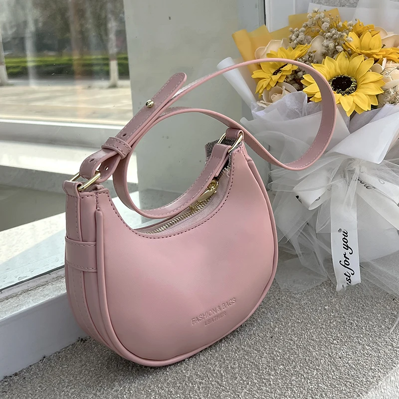 

High-quality Texture Niche Design Bag Women's Summer 2022 New Korean Messenger Bag Popular Shoulder Bag Armpit Bag